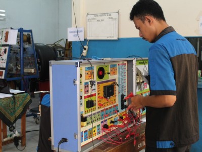 Pengecekan dan Perbaikan Sistem Alarm, Central Lock dan Power Window